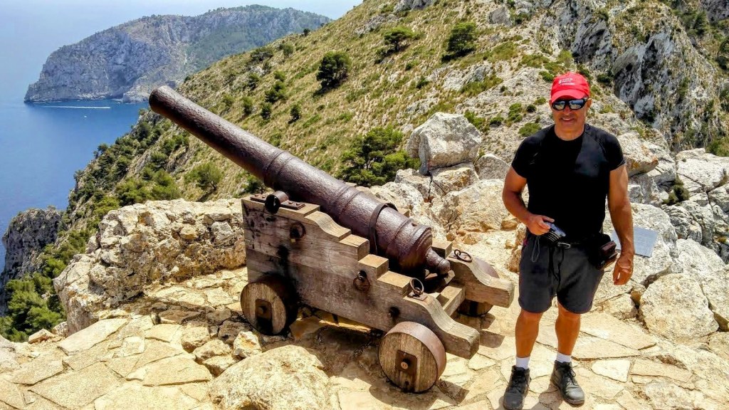 LA PEÑA ROJA Y LA ATALAYA DE LA&nbsp;VICTORIA