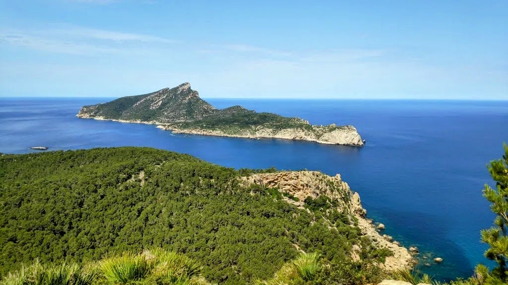 LA TRAPA Y TORRE DE LA CALA EN BASSET, desde Cementerio de s’Arracó
