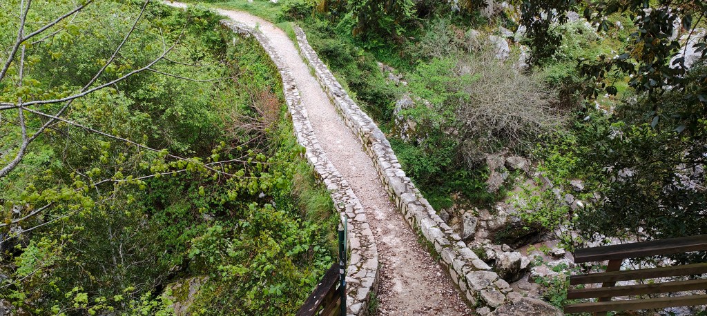 Bulnes desde Poncebos - Caminando por Mallorca