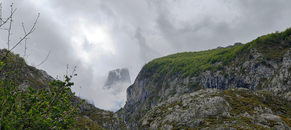 Bulnes desde Poncebos - Caminando por Mallorca