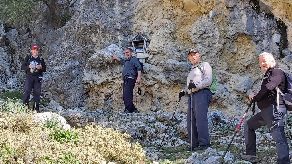 Grupo de senderistas en el Pas de Na María.