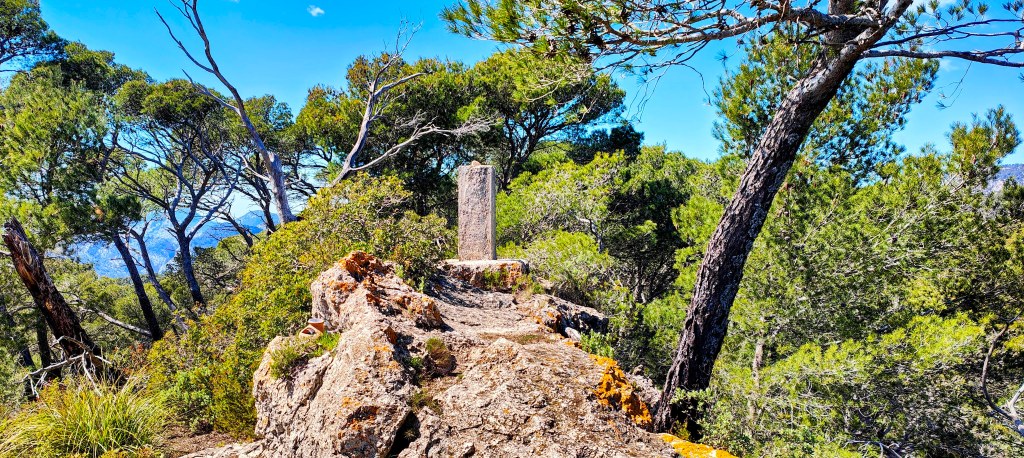 COVA DE L’AIGUA Y PUIG DE NA MARIT desde Santa Maria del&nbsp;Camí