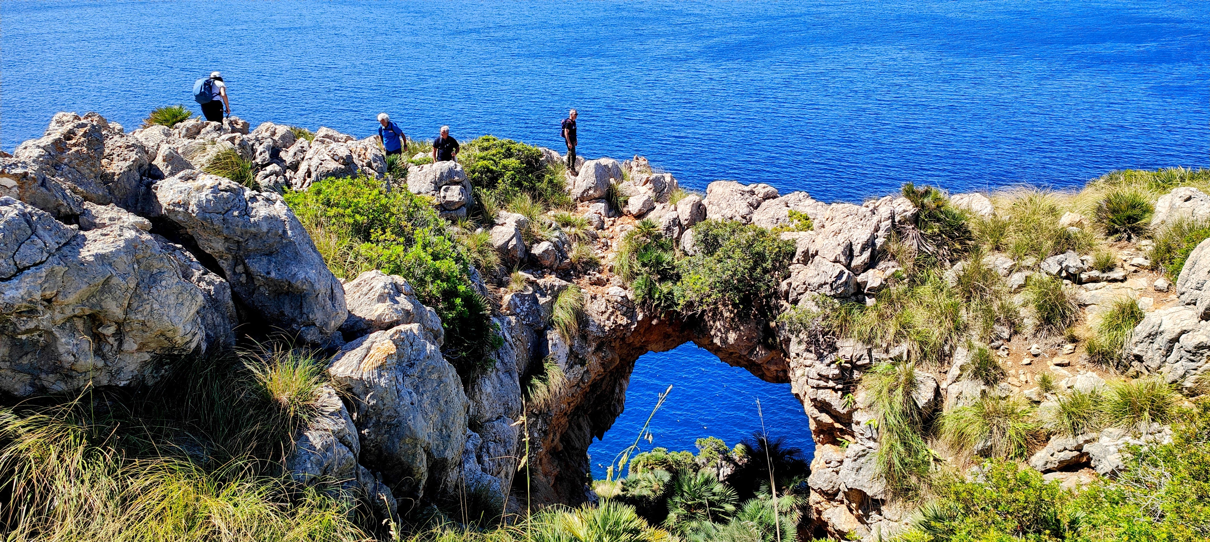 CALA EN GOSSALBA, EL PONT Y PLA DE LAS BASSES