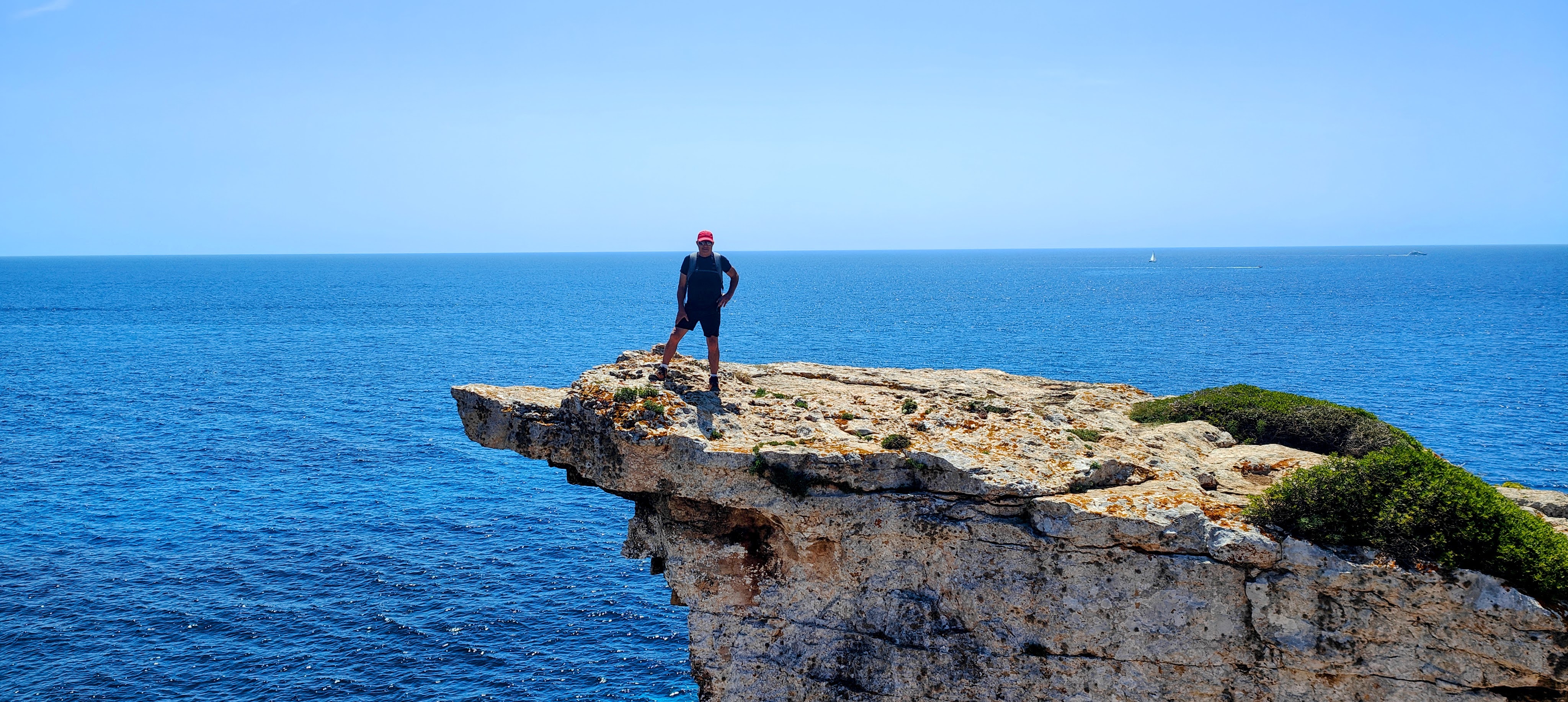 DE CALA LLOMBARDS AL CALÓ DES MARMOLS